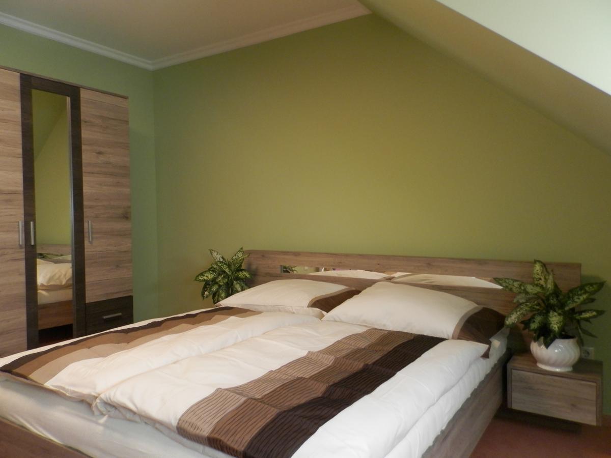 Nagyret Panzio Eger Bed & Breakfast Bagian luar foto